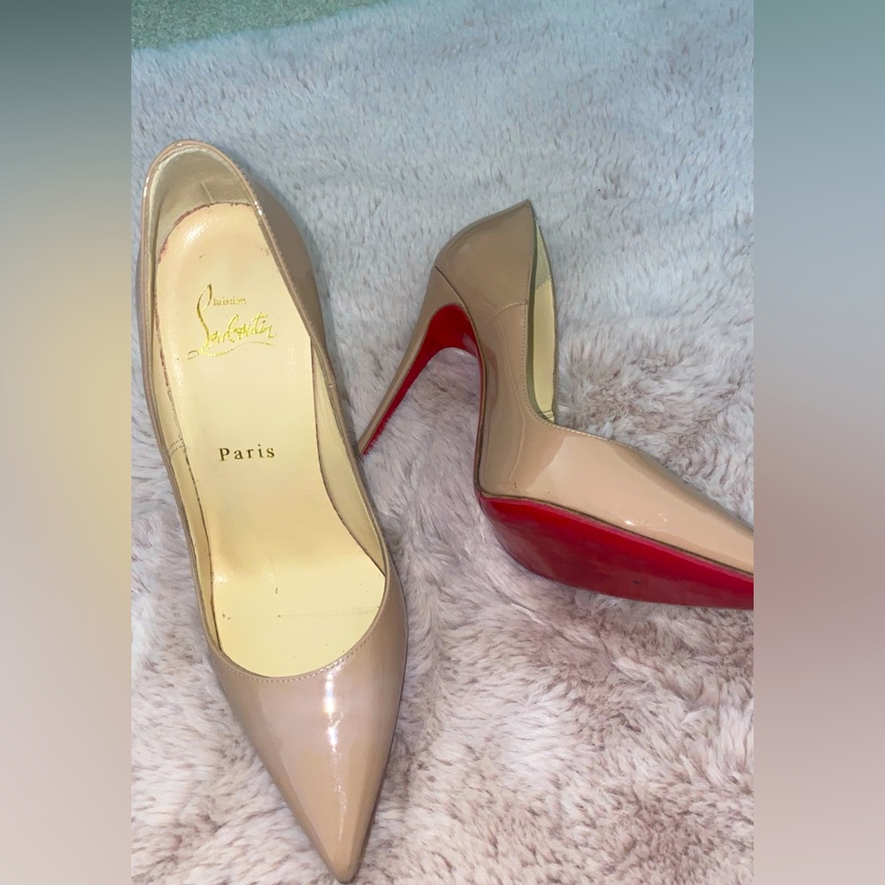 36.5 Women’s  Christian Louboutin Nude Paten Leather So Kate Pumps